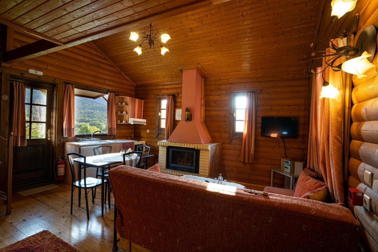 Chalet Likouresi Village Karpenísion Zewnętrze zdjęcie